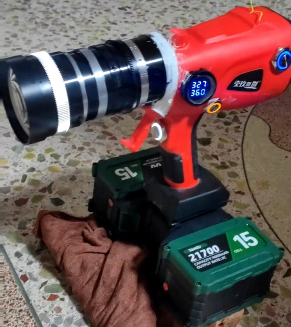 HL500-DIY Laser Cannon. Handheld 500W (Battery DC 42V 25Ah; Wavelength 915). Range 50 m. Battery life 5 years, with fast charging.